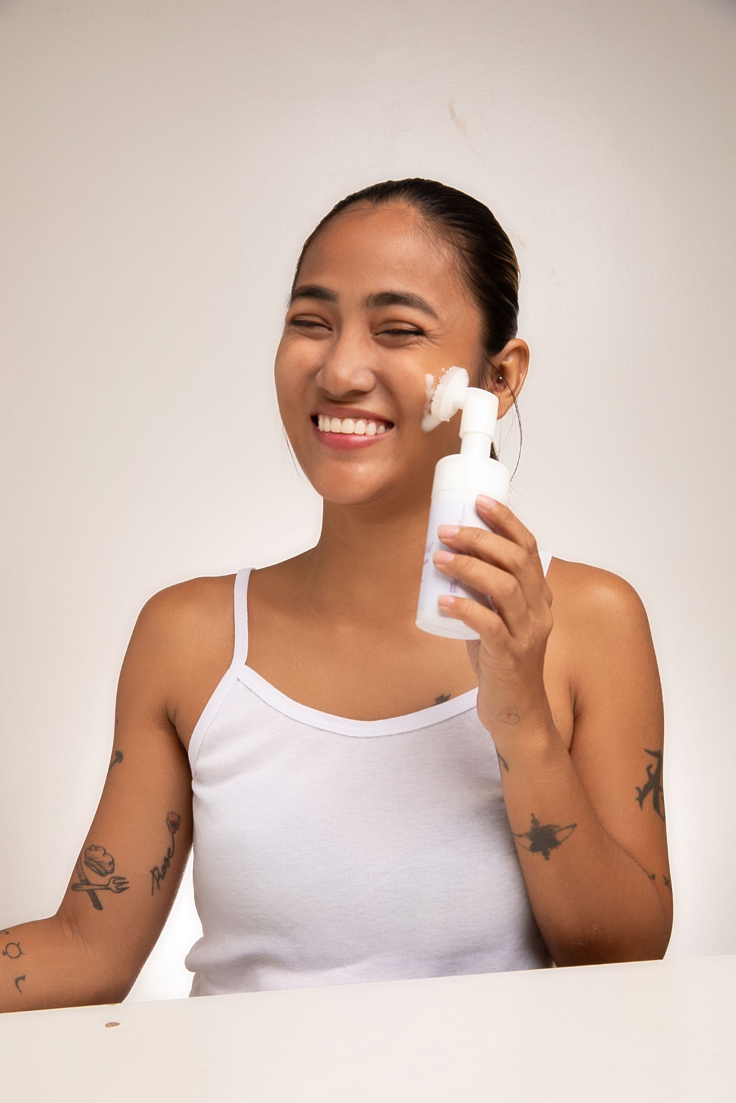 RoseVega Foaming Cleanser with Silicone Brush