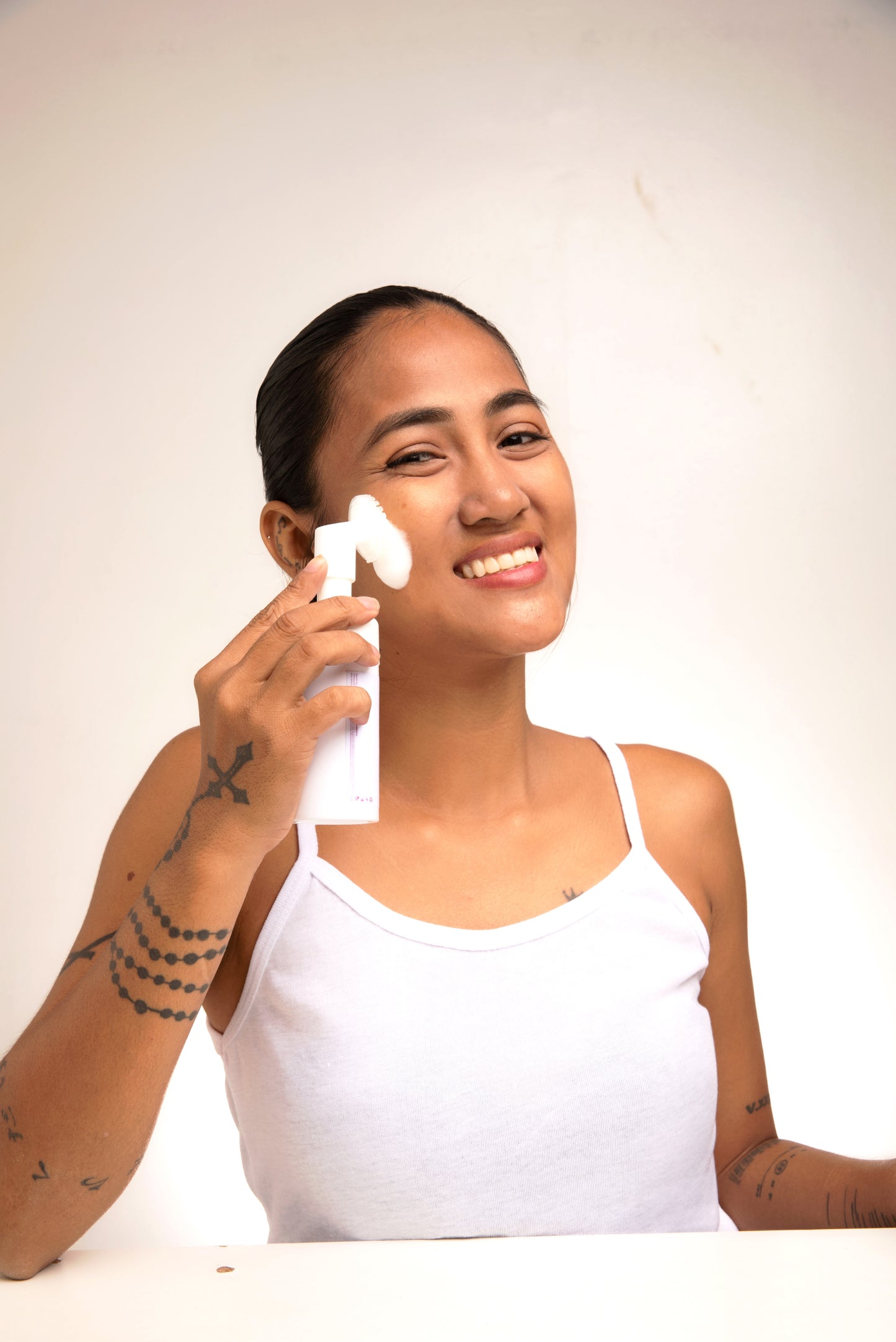 RoseVega Foaming Cleanser with Silicone Brush